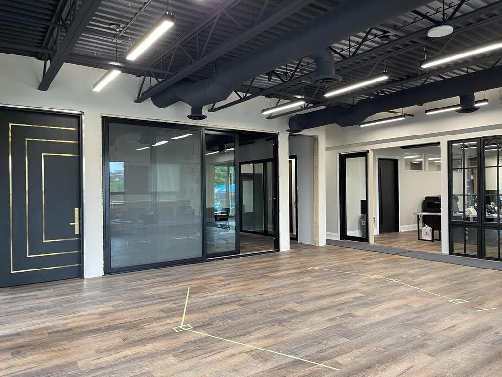 Gallery - Showroom Renovations - Etobicoke Image -643eb0378b5d4