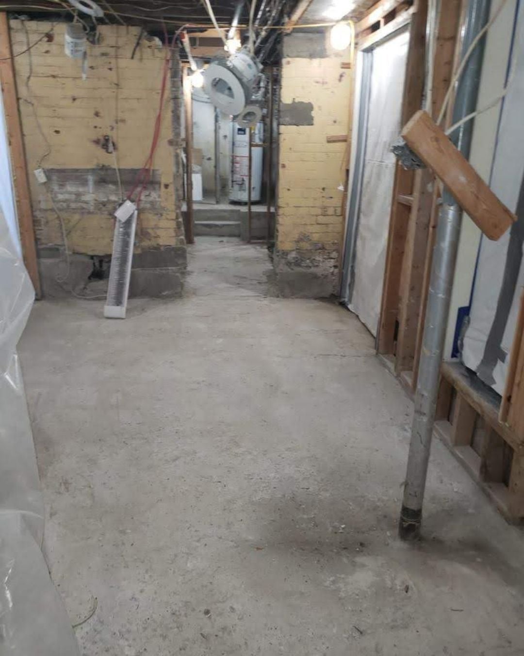 Mold Abatement Image -650c66d80de59