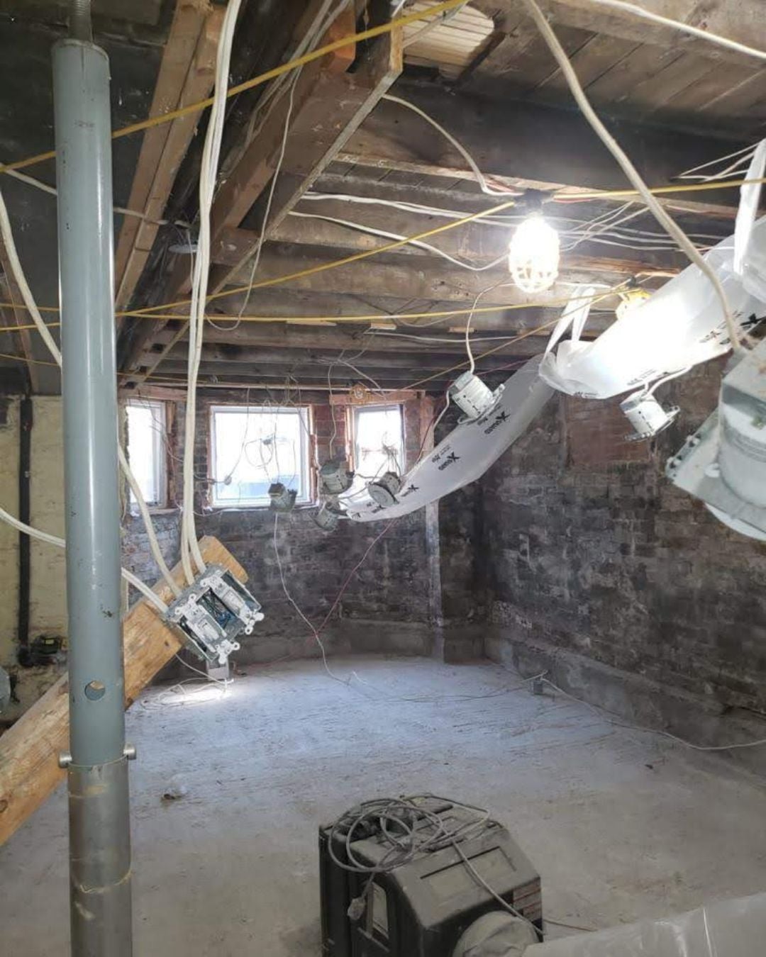 Mold Abatement Image -650c66dcb5735