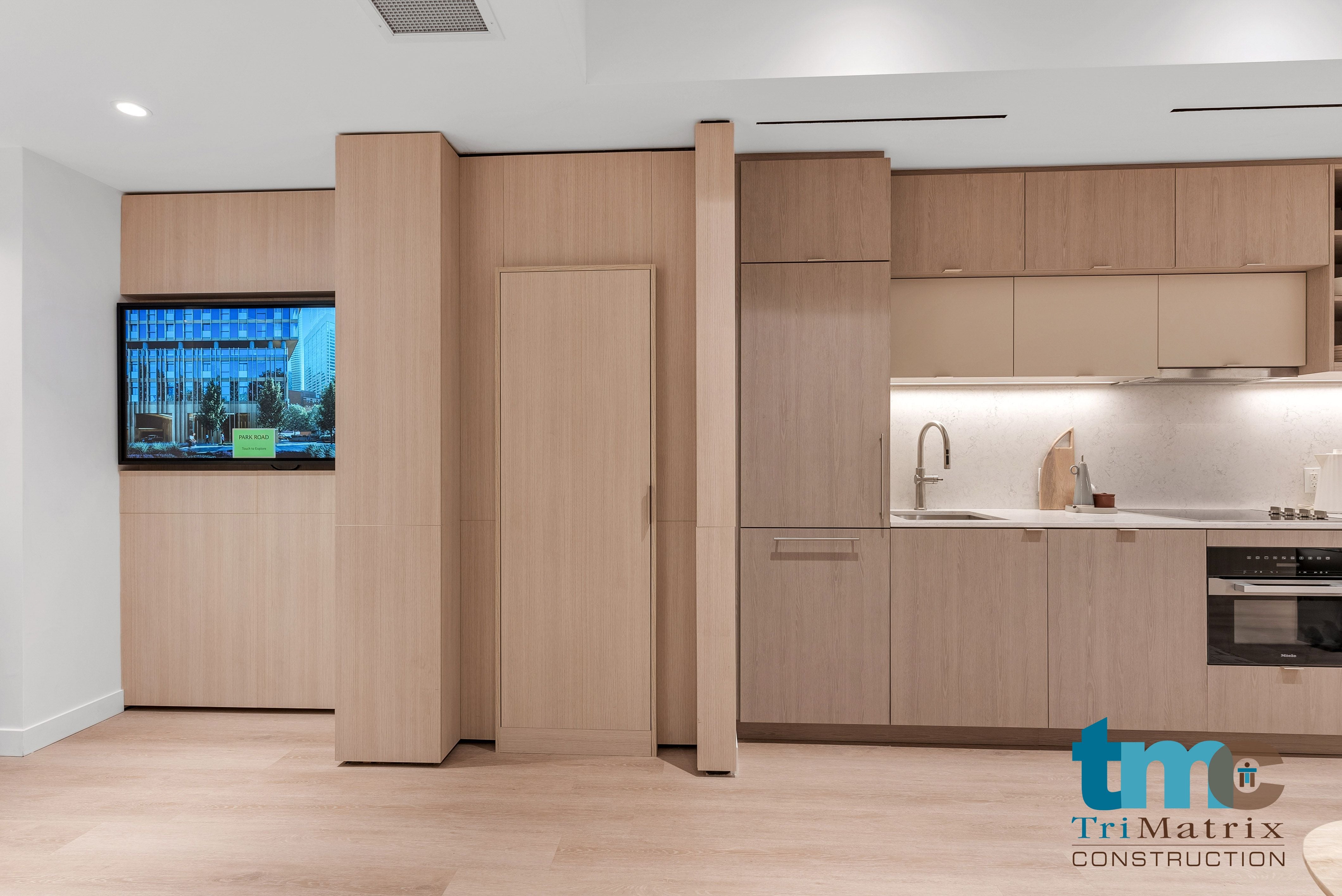 Gallery - Yorkville Condo Sales Center Image -6554d6a1b5ffa