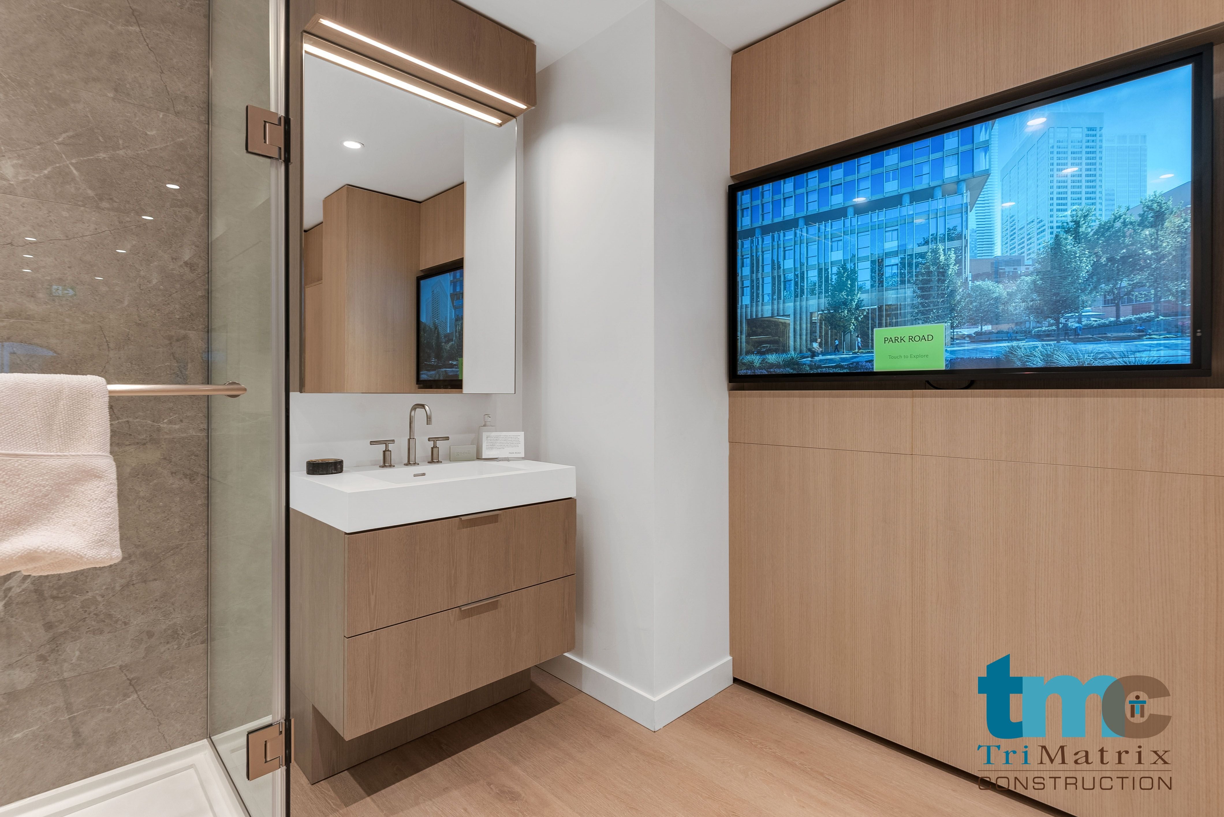 Gallery - Yorkville Condo Sales Center Image -6554d6bde94bc