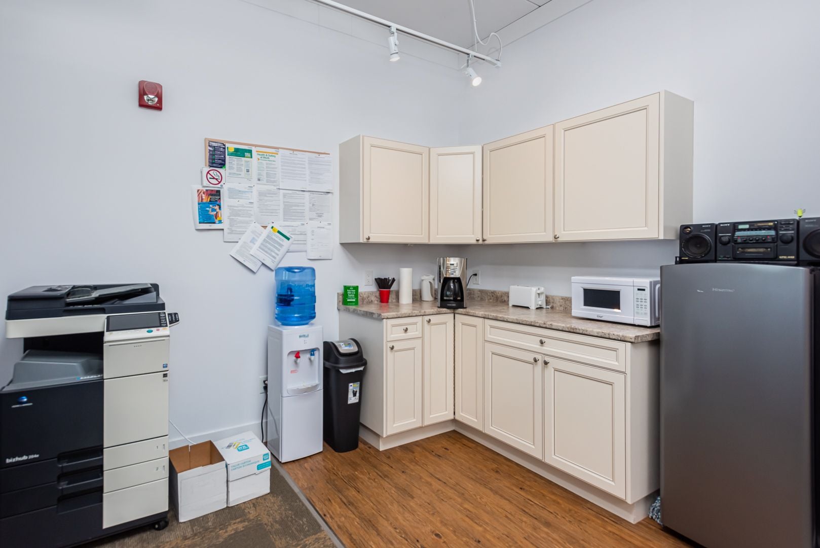 Second Floor Suite 204 Image -60620da2d2f9c