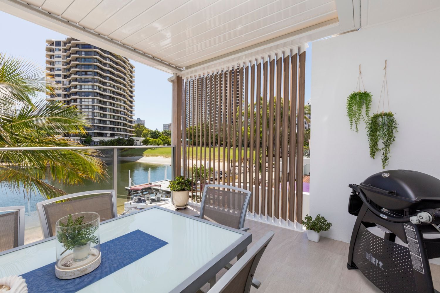 Macintosh Island Image -5a5ae4d28a3e2