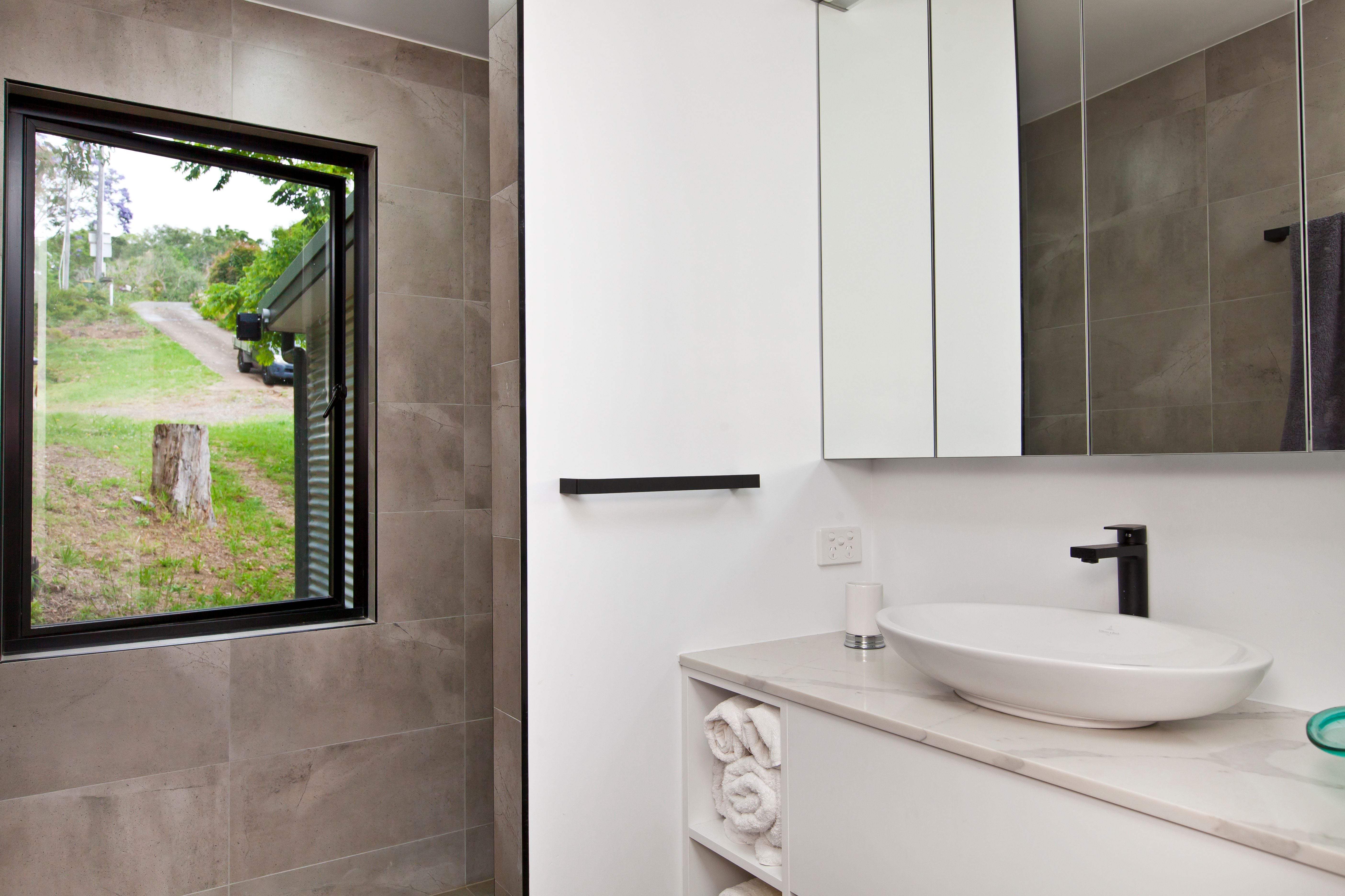 Lower Beechmont Image -5bfb696065e83