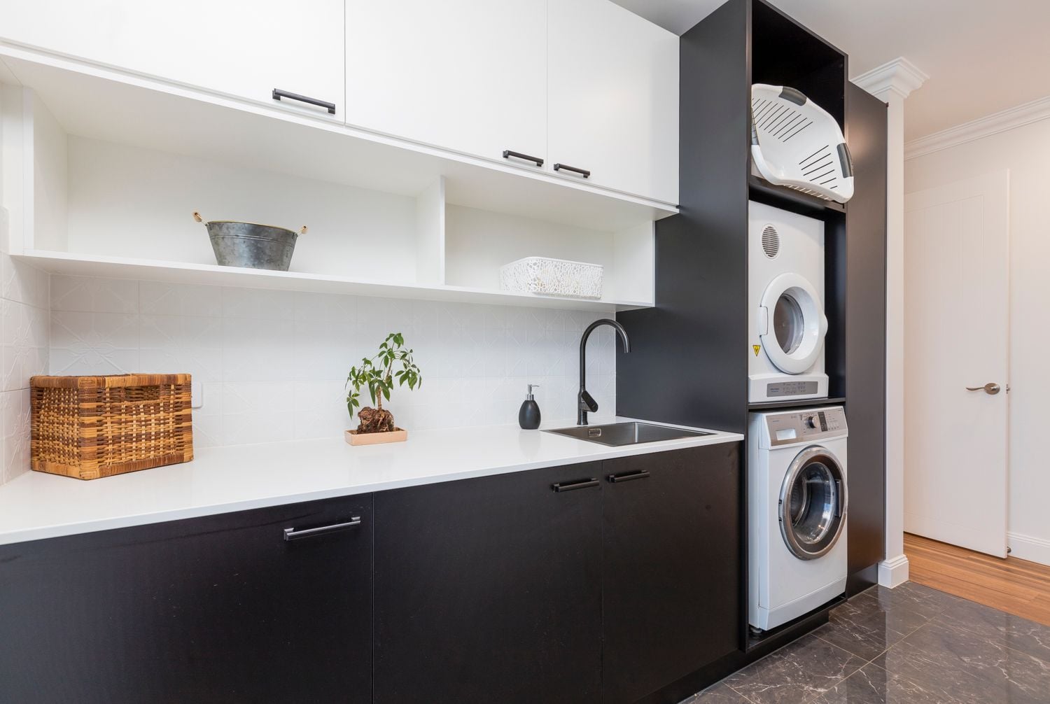 Tamborine Mountain Image -5cca9af638494