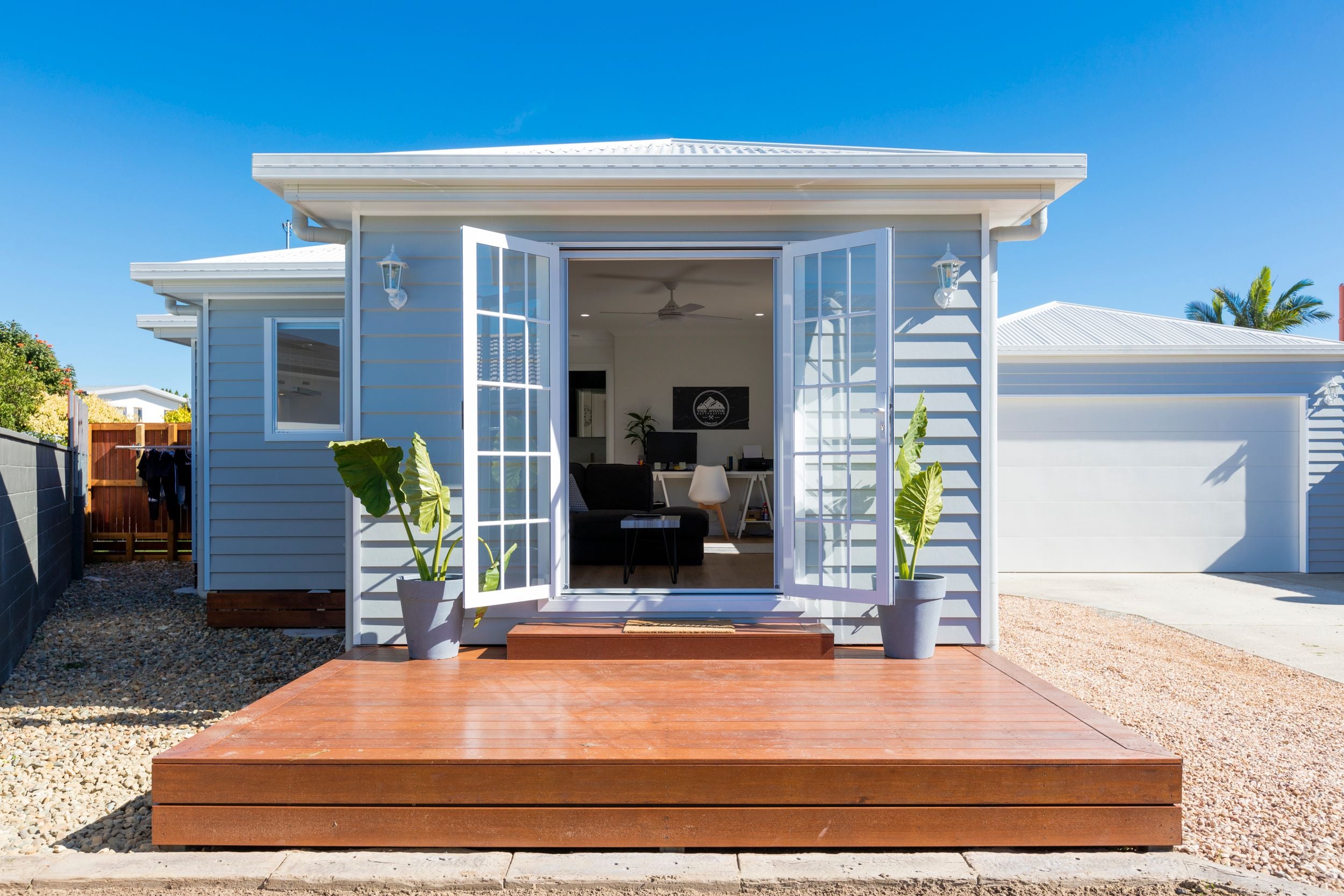 Granny Flat | Mermaid Waters Image -5f0d029d9dc00