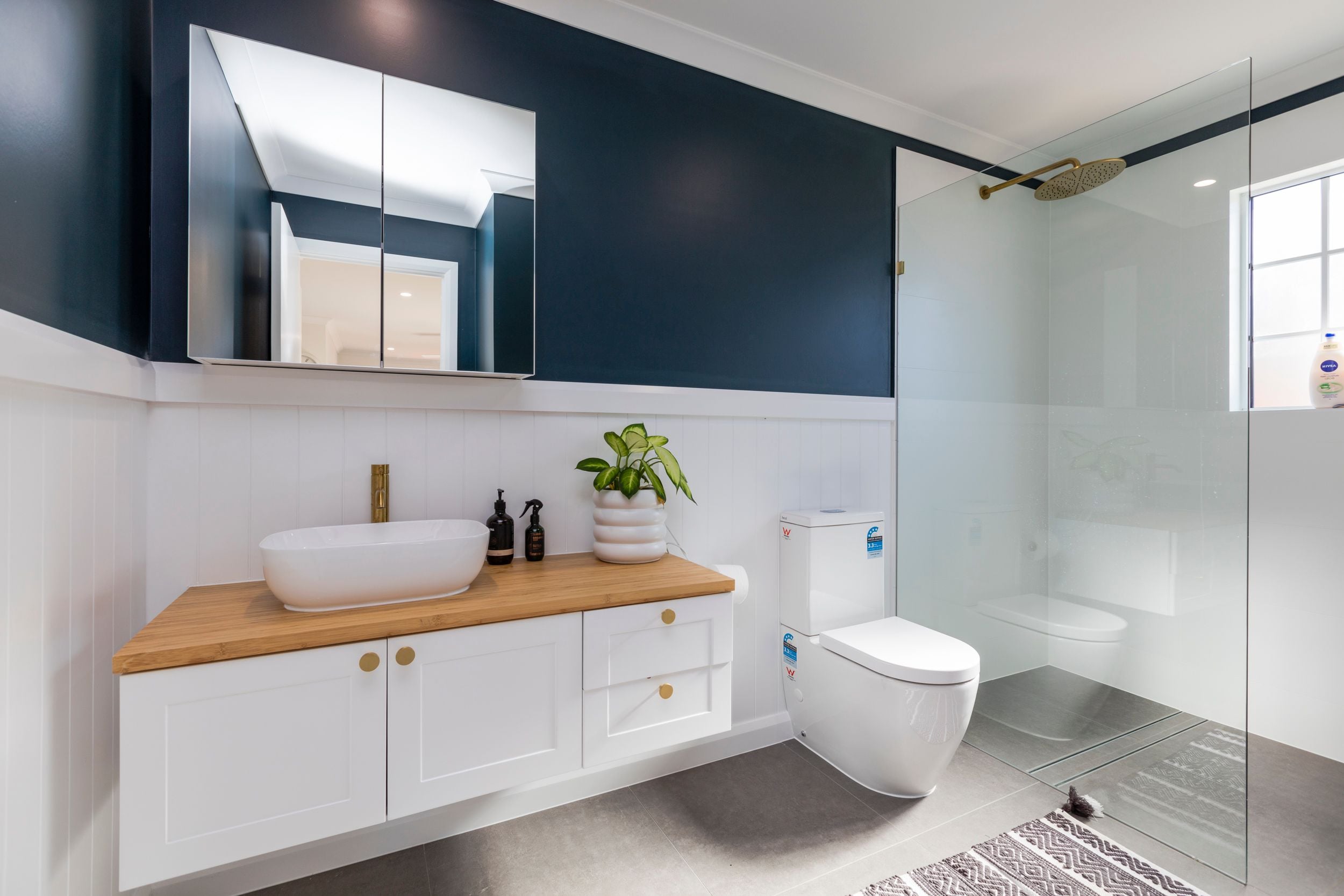 Granny Flat | Mermaid Waters Image -5f0d03b3617c6