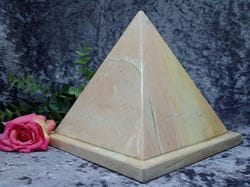 Pyramid Urn pink medium 02