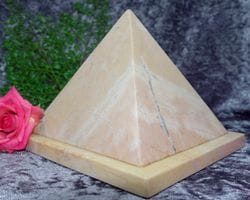 Pyramid Urn pink small 03