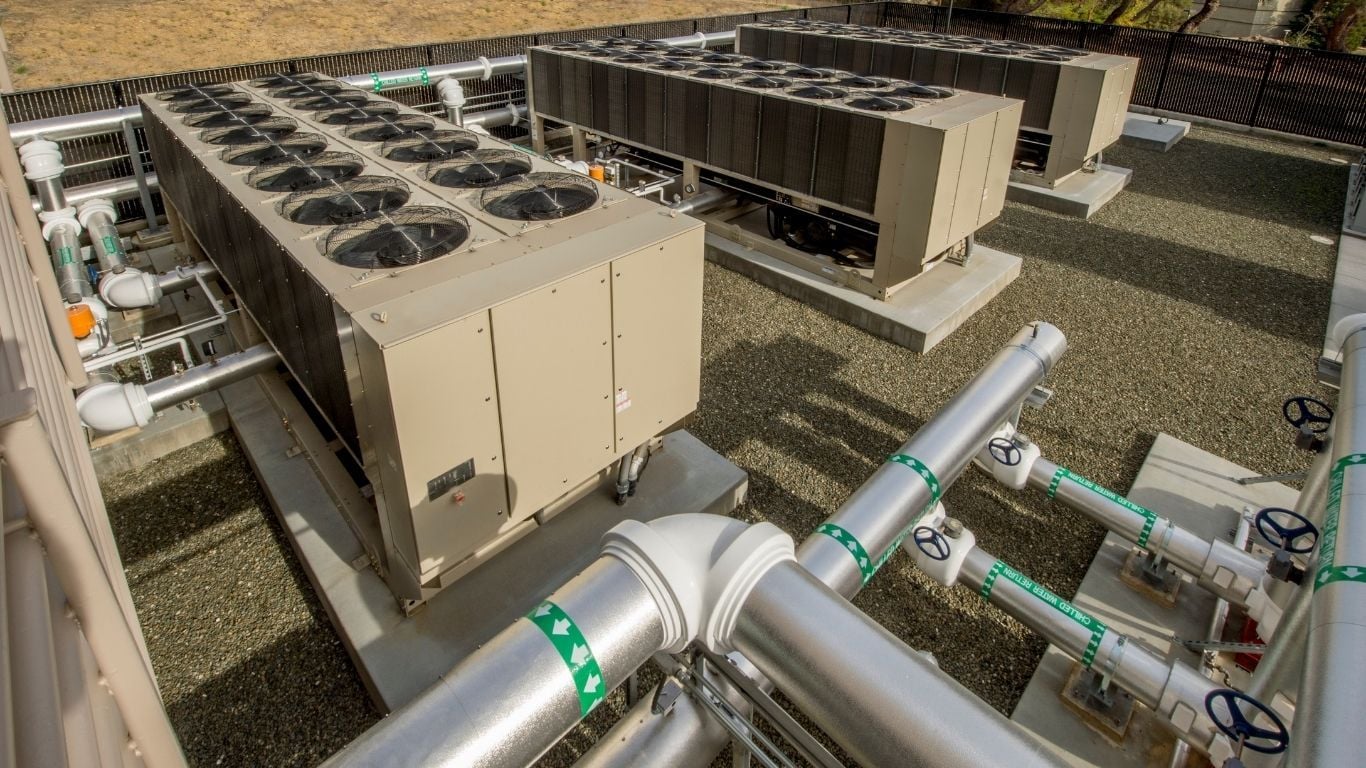 Boiler vs. Chiller Systems: Choosing the Right Central Plant Configuration