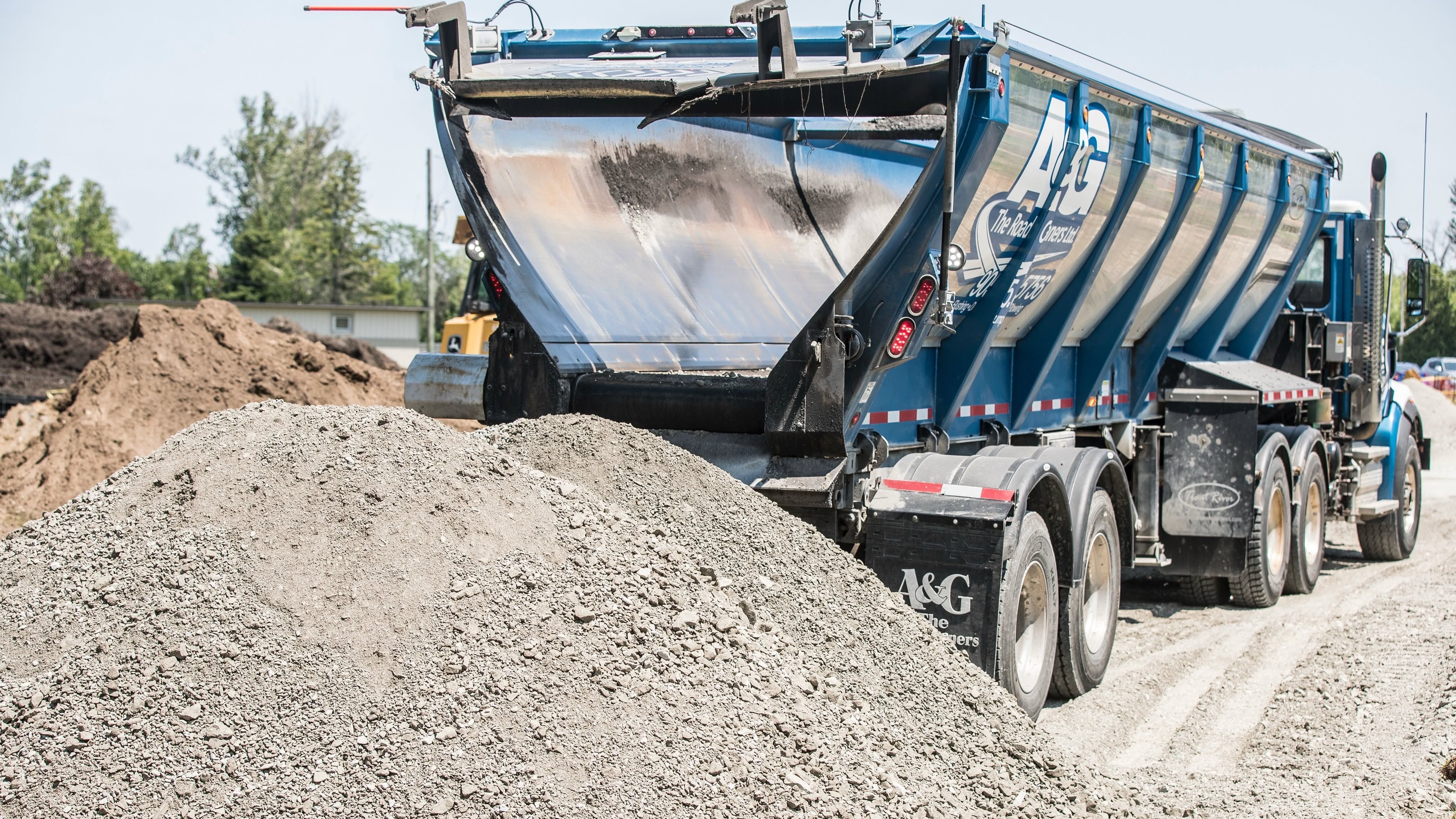 Construction Dust Control in Toronto: How Professional Sweeping Protects Workers, Communities, and Project Timelines Construction Dust Control in Toronto: How Professional Sweeping Protects Workers, Communities, and Project Timelines