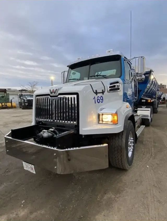 Front bumpers for Western Star or Freightliner