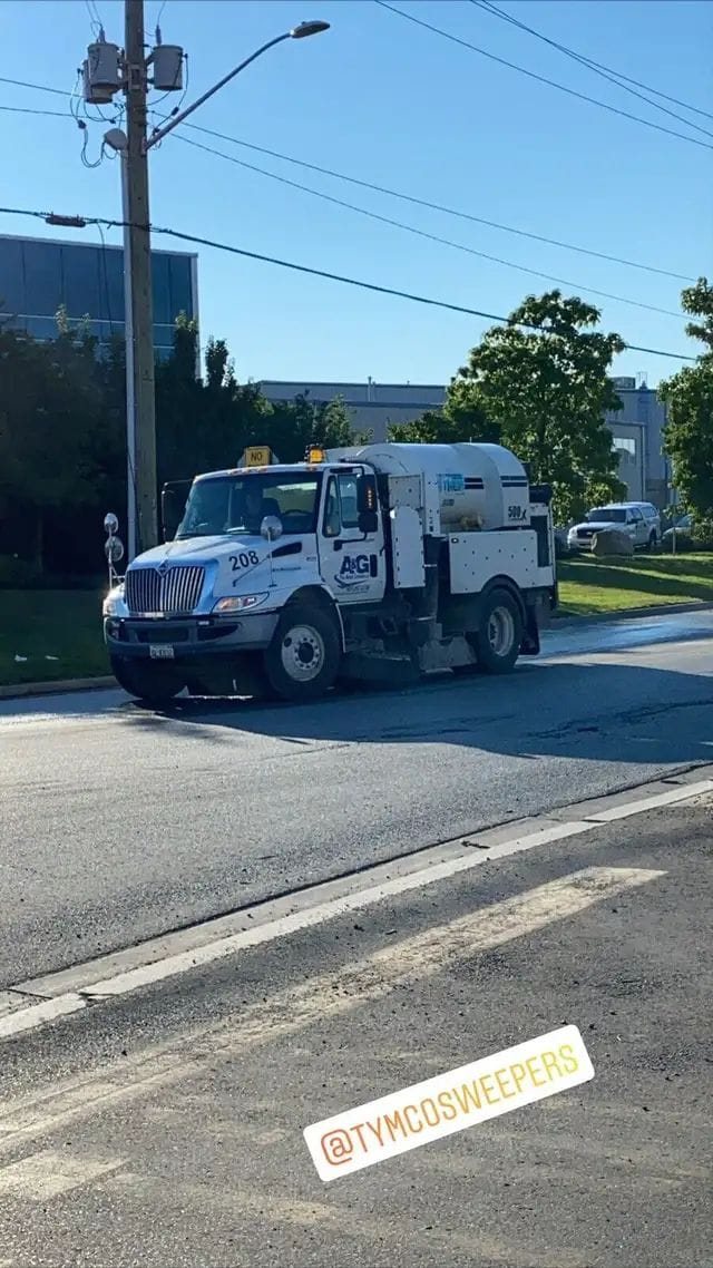 2010 Tymco 500x Sweeper