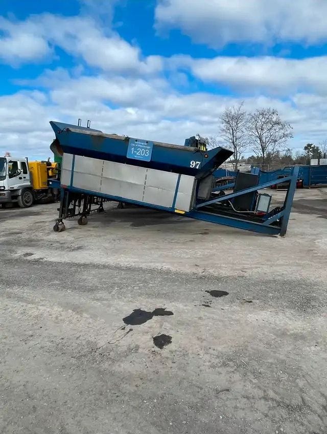 2010 Alliston Tandem Hooklift Salter