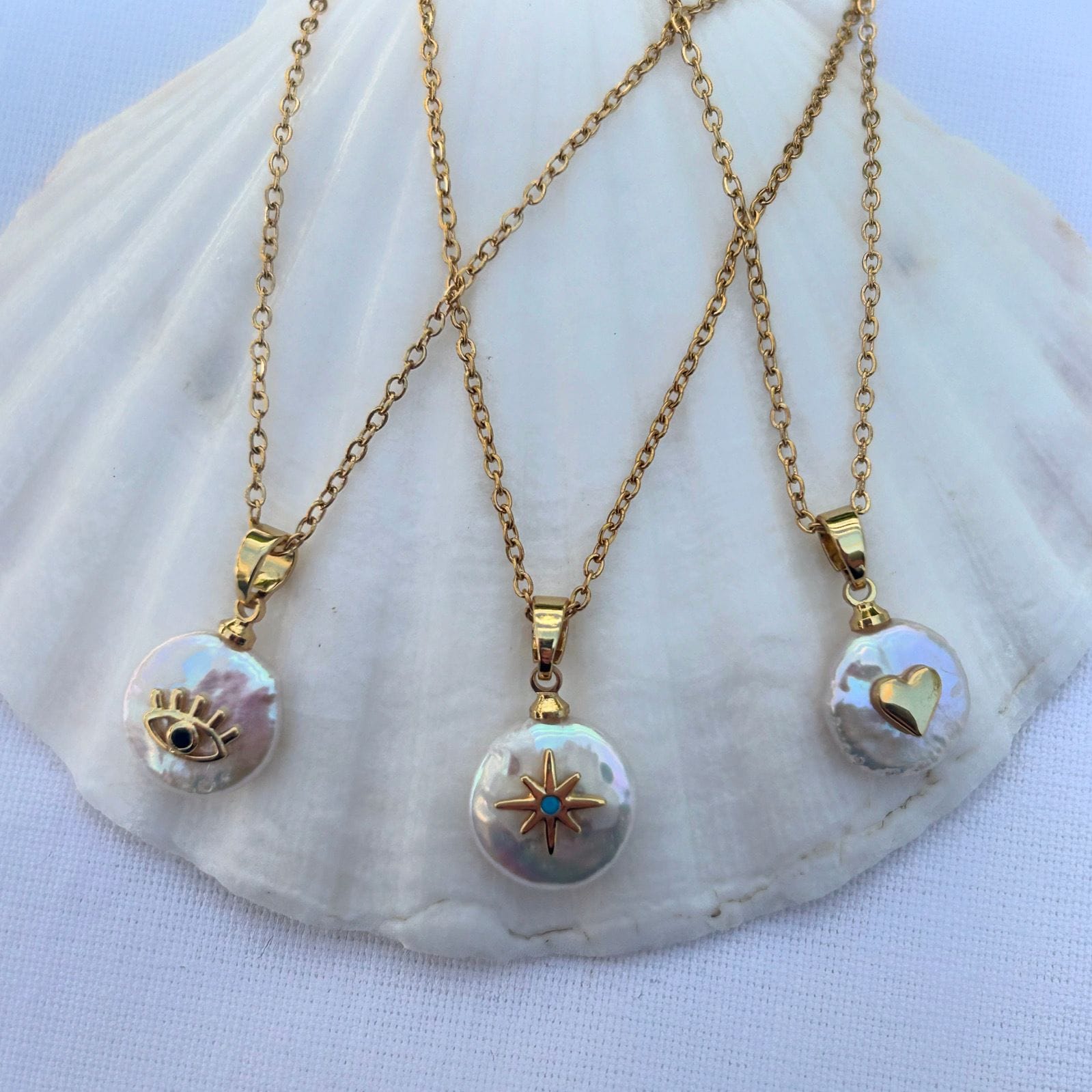 Button Pearl Pendant Necklaces