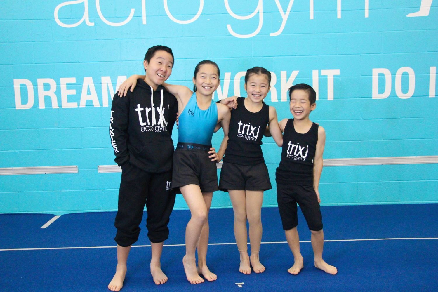 Trix Apparel Image -65d8d22051306