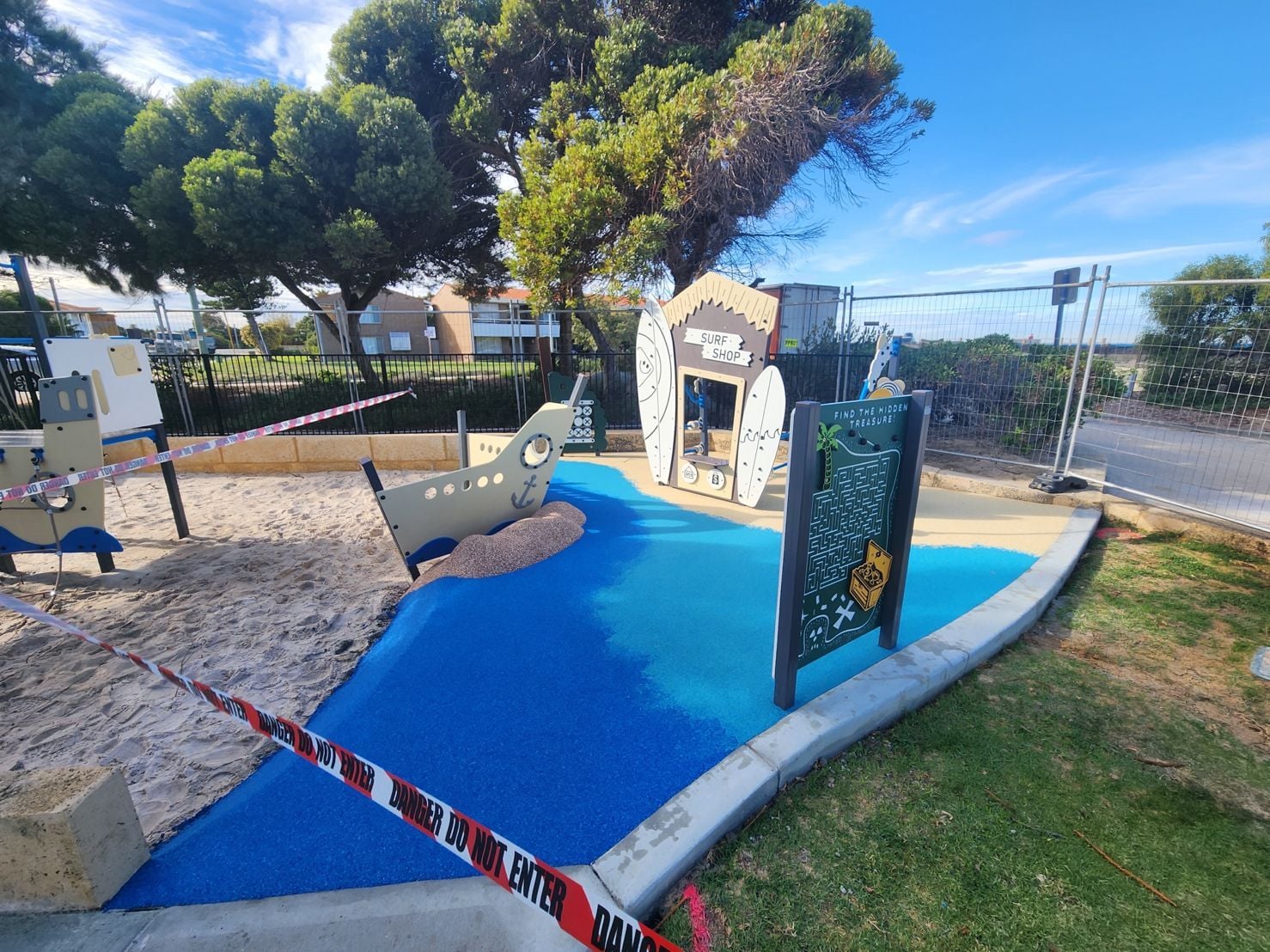 Shipwreck - City of Rockingham - Perth Playground and Rubber Image -6482b25cca55f