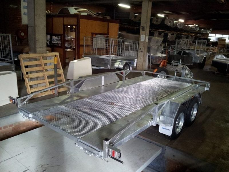 TANDEM BRAKED CAR TRAILER TANDEM BRAKED CAR TRAILER