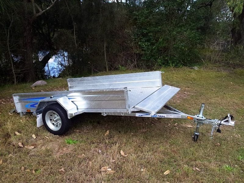 8 X 5 BOX TIPPER TRAILER 8 X 5 BOX TIPPER TRAILER