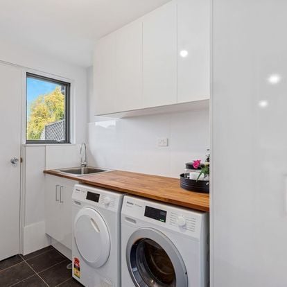 Laundry Image -650e5a346e223