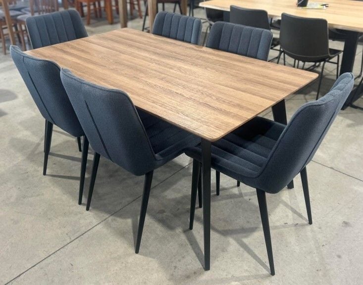 Reyes/Desi 7 Piece Dining Suite
