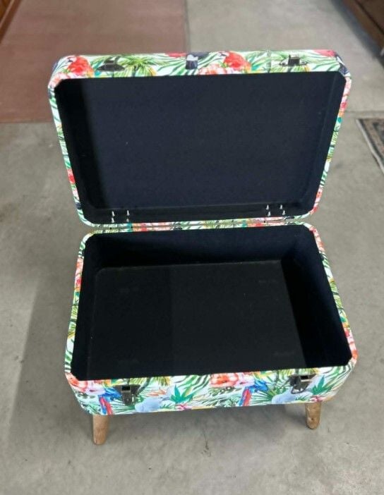 Tropical Parrots Storage Seat - Large Related