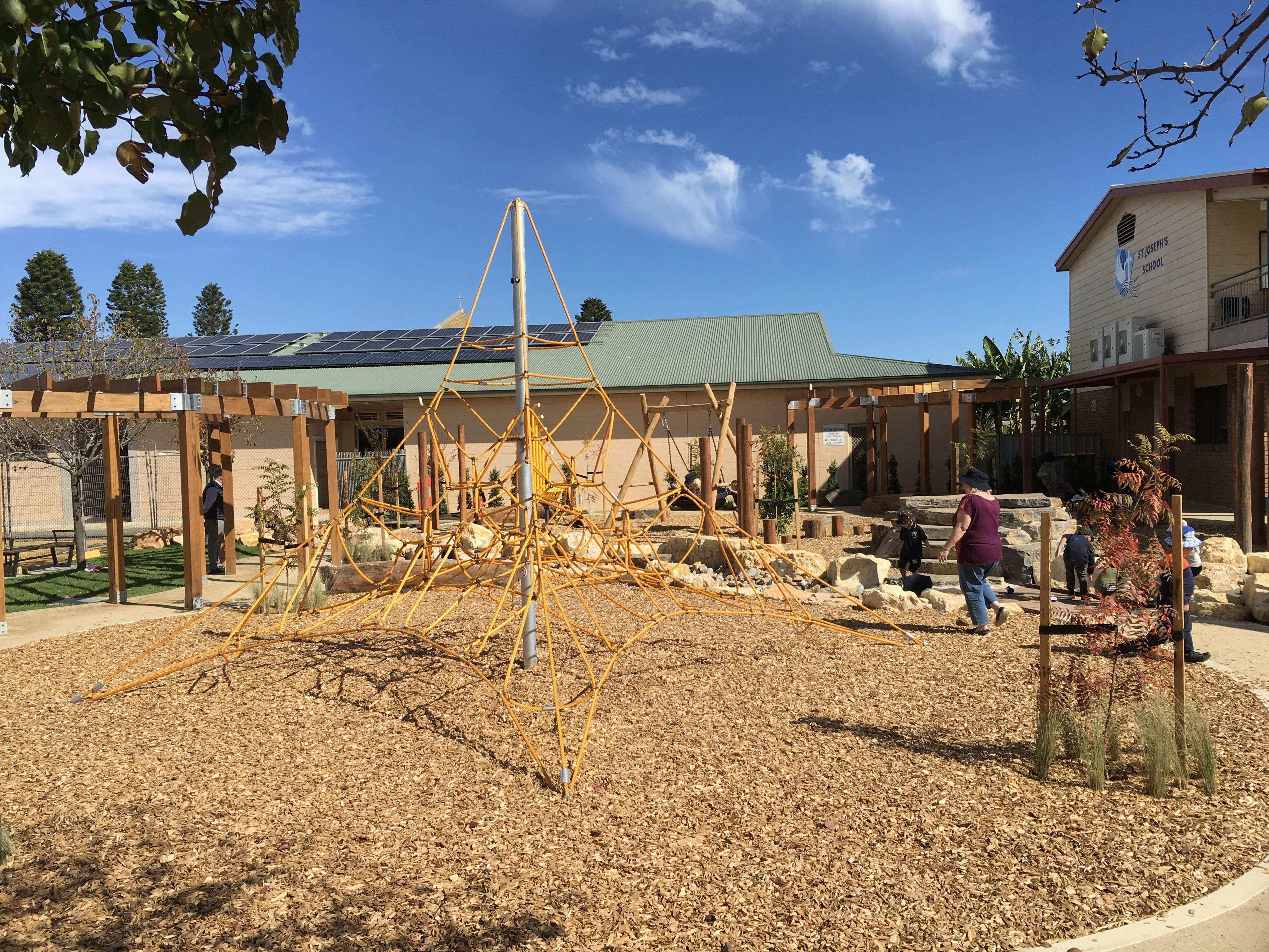 School Gallery Image -6089070495cb3