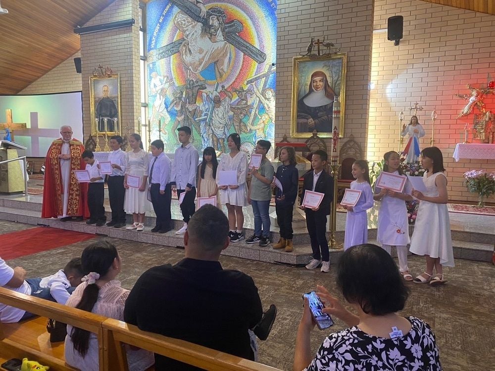 Confirmation 2023 Image -65150e34653e8