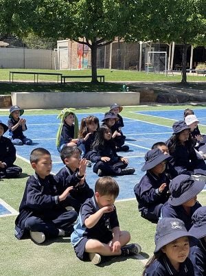 R/1 Footsteps Image -654980620b6a2