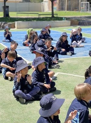 R/1 Footsteps Image -654980626ba25