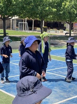 R/1 Footsteps Image -6549806350e3e