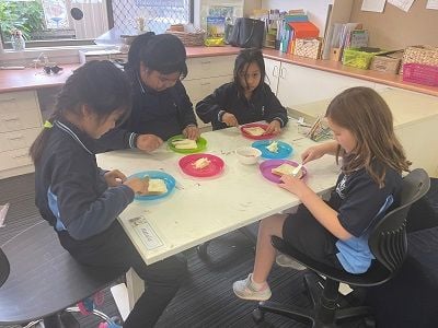 Yr 2/3C - T4W6 Image -655aced73d297