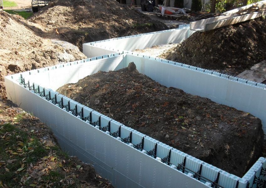 Green Roof Garage (ICF) - Richmond Hill Image -5d24e8244edc9