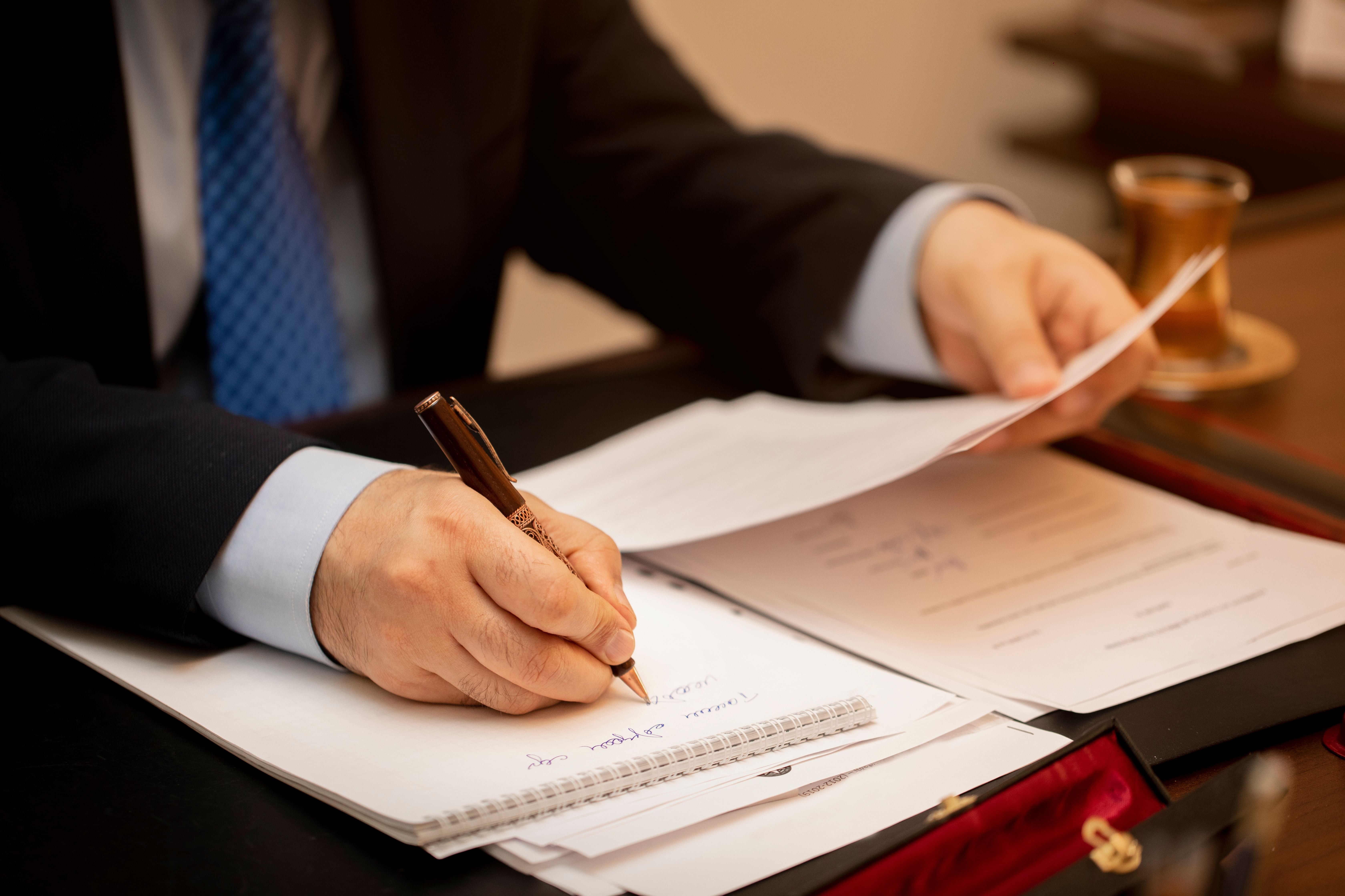 What Powers Do Trustees Have Over a Testamentary Trust?