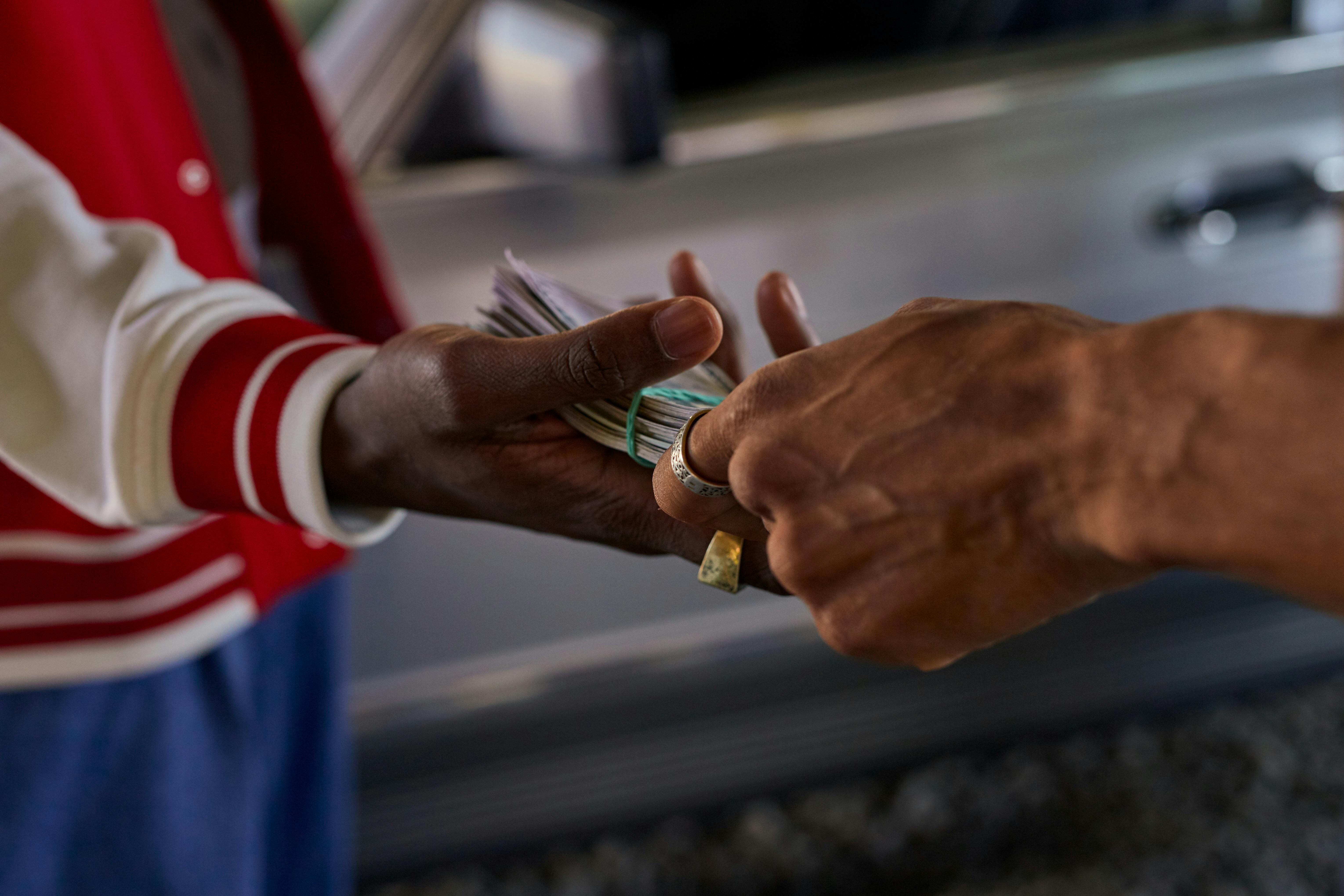 Some Important Things to be Aware of When Giving or Loaning Money to a Family Member