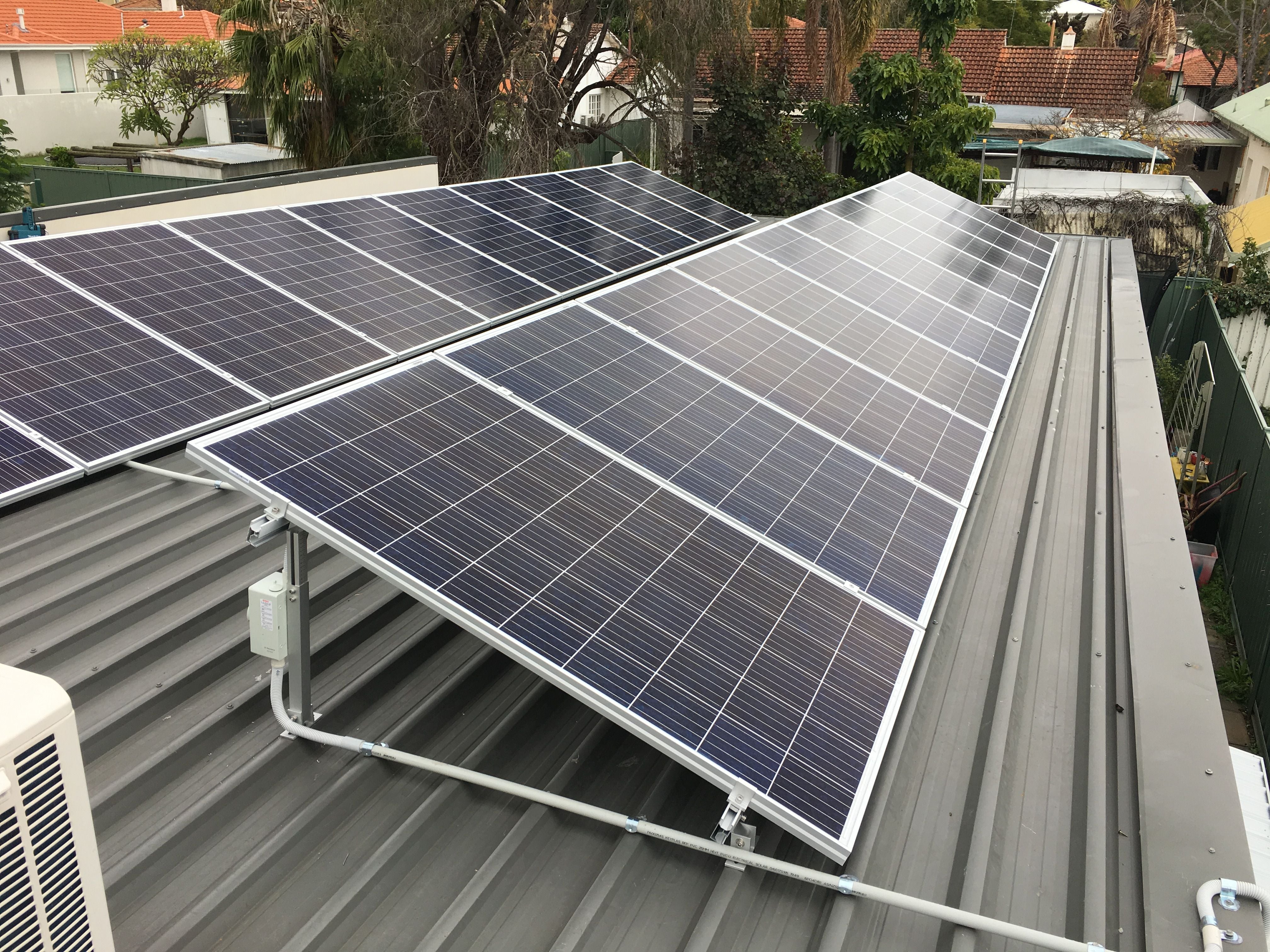 Solar Panels Image -5f0266999e655