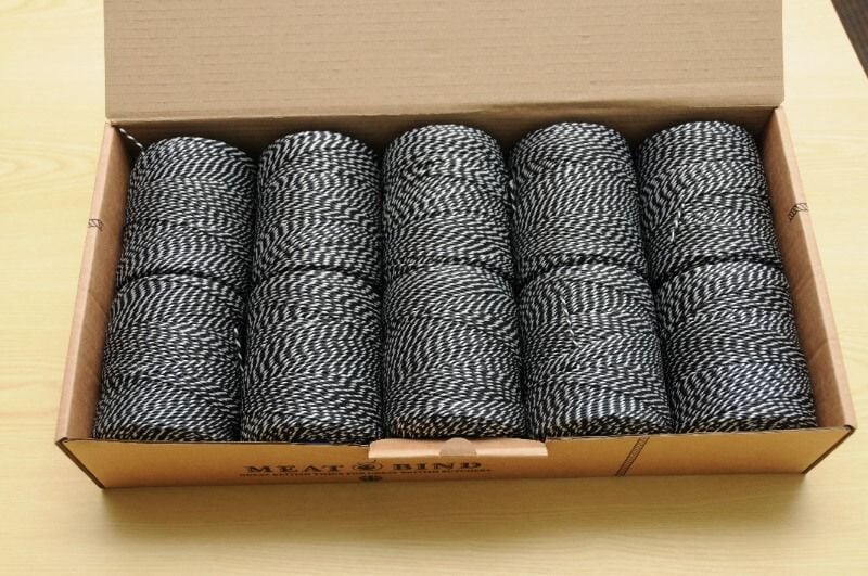 Henry Winning Q-1500-BW-BX Butchers No.5 String/Twine Black/White Box 10 reels Henry Winning Q-1500-BW-BX Butchers No.5 String/Twine Black/White Box 10 reels