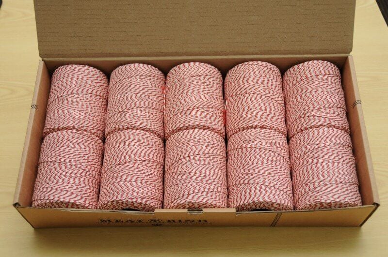 Henry Winning Ficelle de Boucher no.5 Rouge/Blanc 10 rouleaux Q-1500-RW-BX Henry Winning Ficelle de Boucher no.5 Rouge/Blanc 10 rouleaux Q-1500-RW-BX