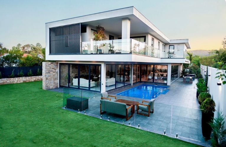 Glass Balustrades Gallery Image -5f052cb654fbf