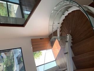 Bent & Curved Glass Gallery Image -60e986fc5608d