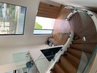 Bent & Curved Glass Gallery Image -60e986fd12b6a