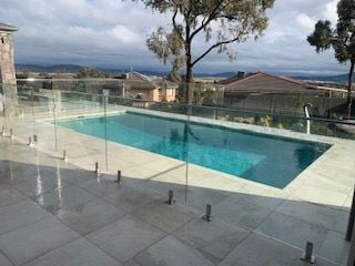 Glass Fencing Gallery Image -60e98c64d868e