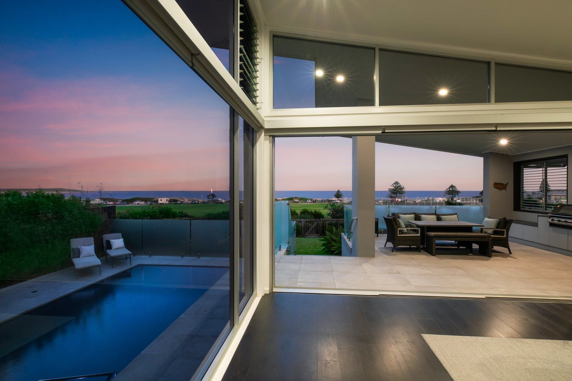 Shorebird Parade, Green Hills Image -65541d5db4755