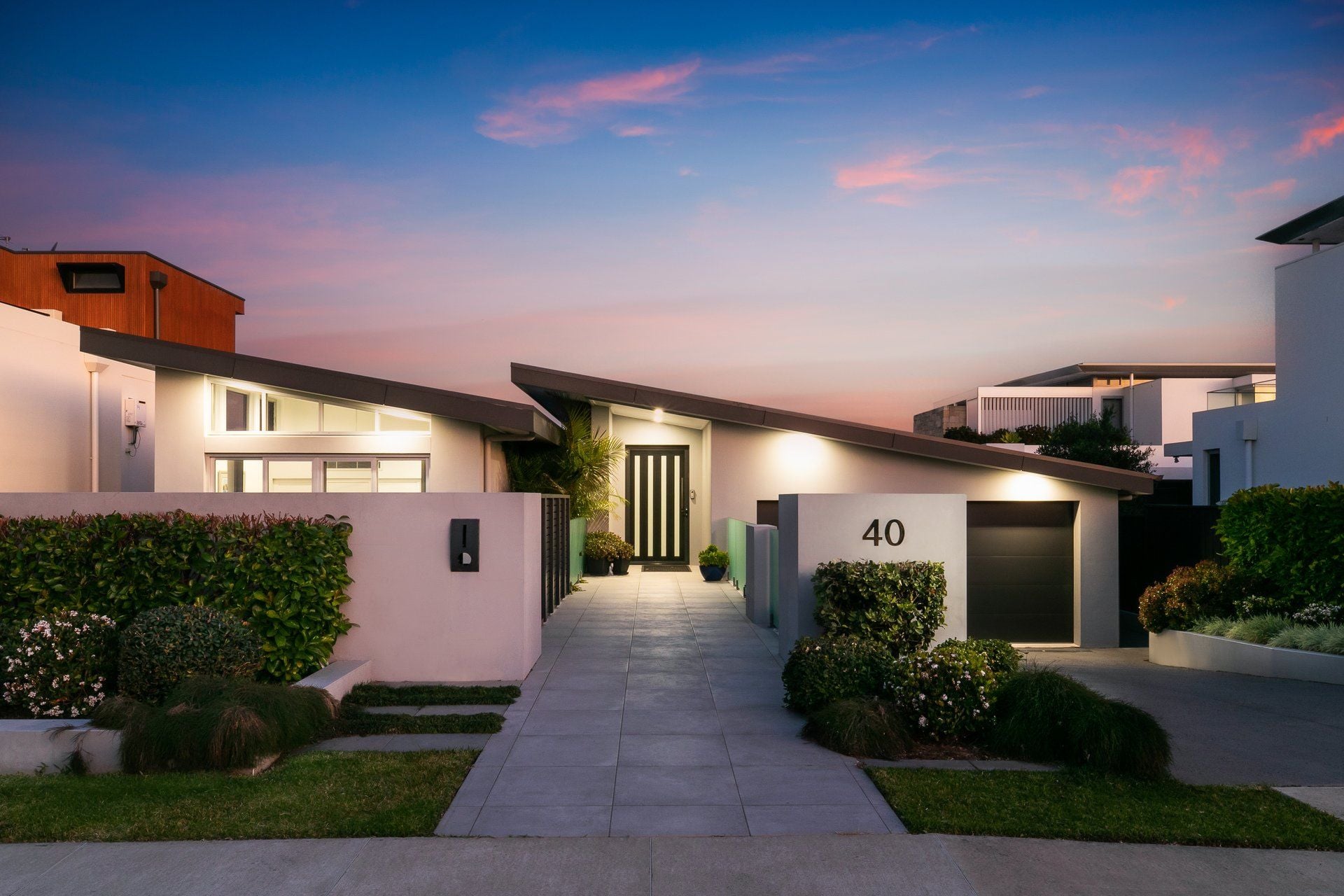 Shorebird Parade, Green Hills Image -65541dba9afb7