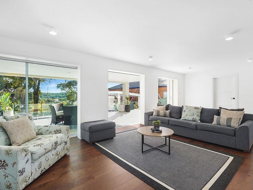 Young Street Sylvania Image -655ecb6447950