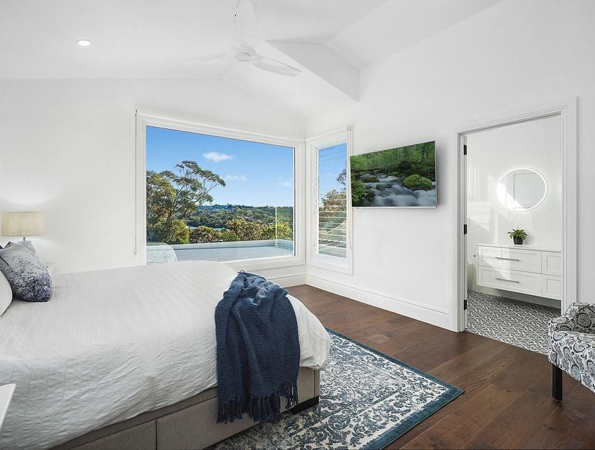 Young Street Sylvania Image -655ecb65172fa