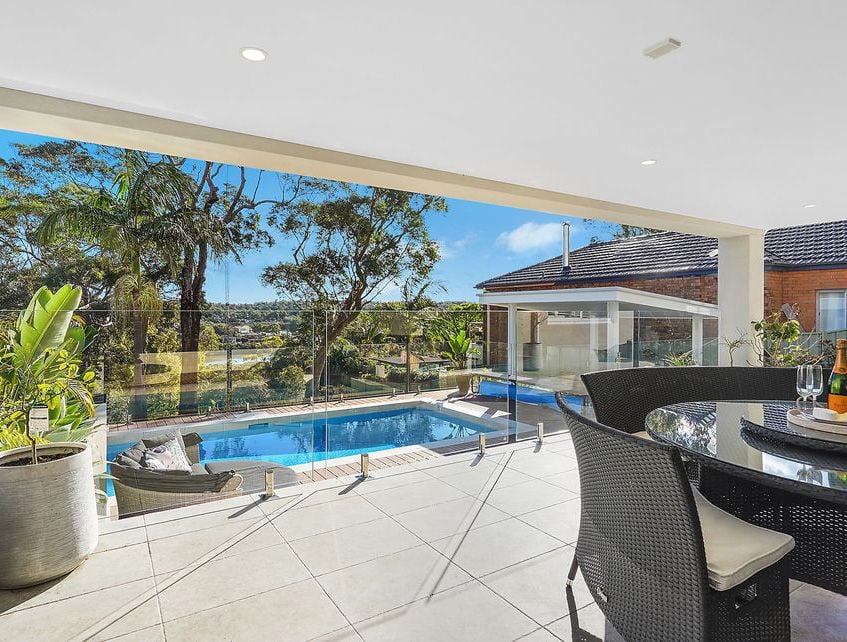 Young Street Sylvania Image -655ecb6617529