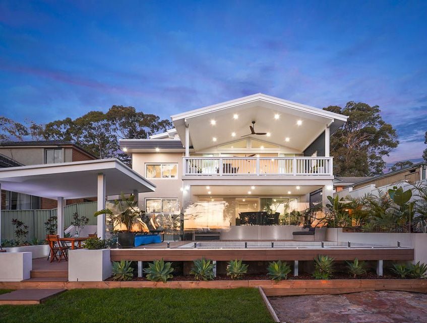 Young Street Sylvania Image -655ecb667cd1f