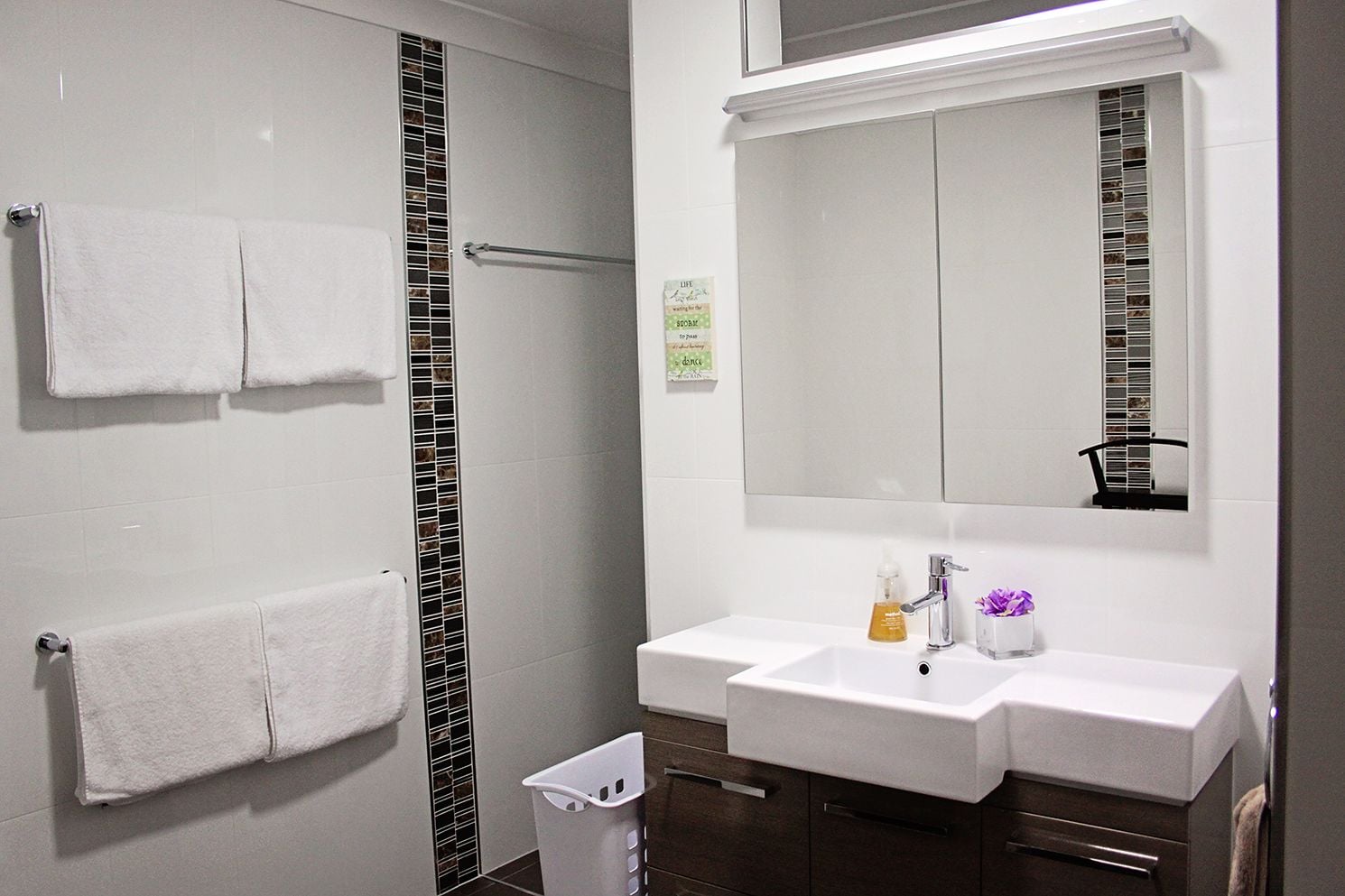 The adjoining bathroom is stunning. A lovely area to prepare for your massage and get dressed again afterwards.