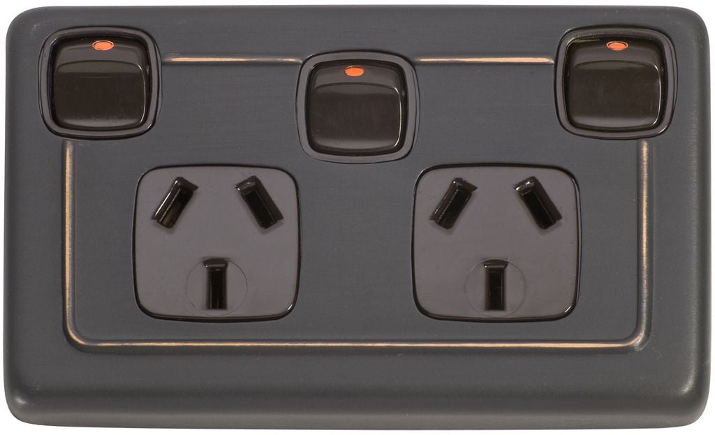 Double Power Point with Extra Switch Antique Copper/Brown5817